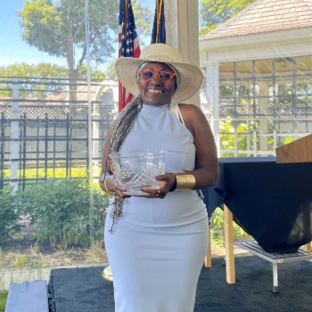 Dé Bryant with her African American Legacy Award